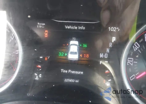 2015 Dodge Challenger Sxt z USA, uszkodzony, nr VIN 2C3CDZAG6FH730697